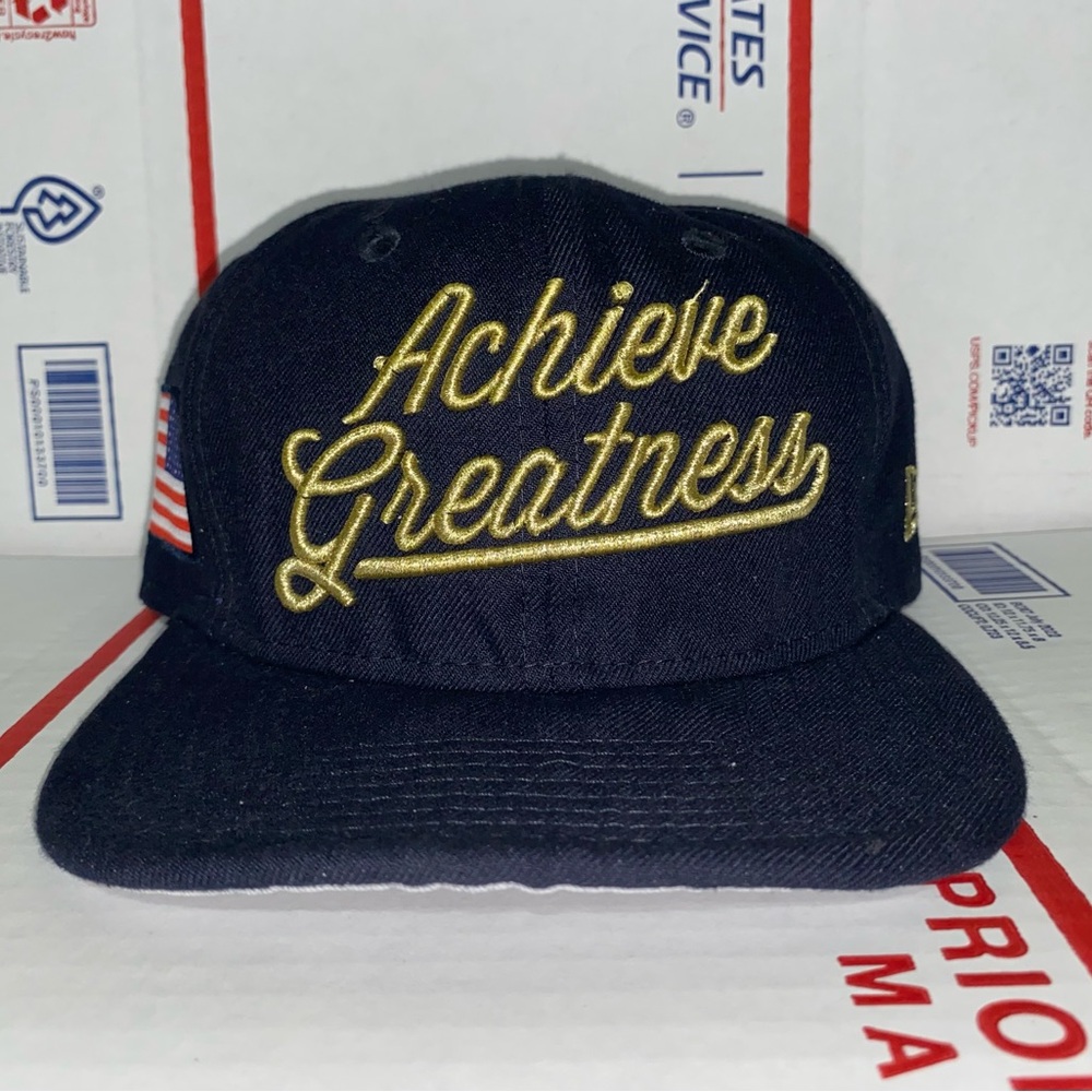 New Era 9FIFTY Snapback hat ACHIEVE GREATNESS Cap USA American Flag logo US !